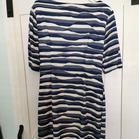 Dress - Picture 3 of 4